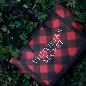 - New Victoria's Secret Plaid Carryall Tote